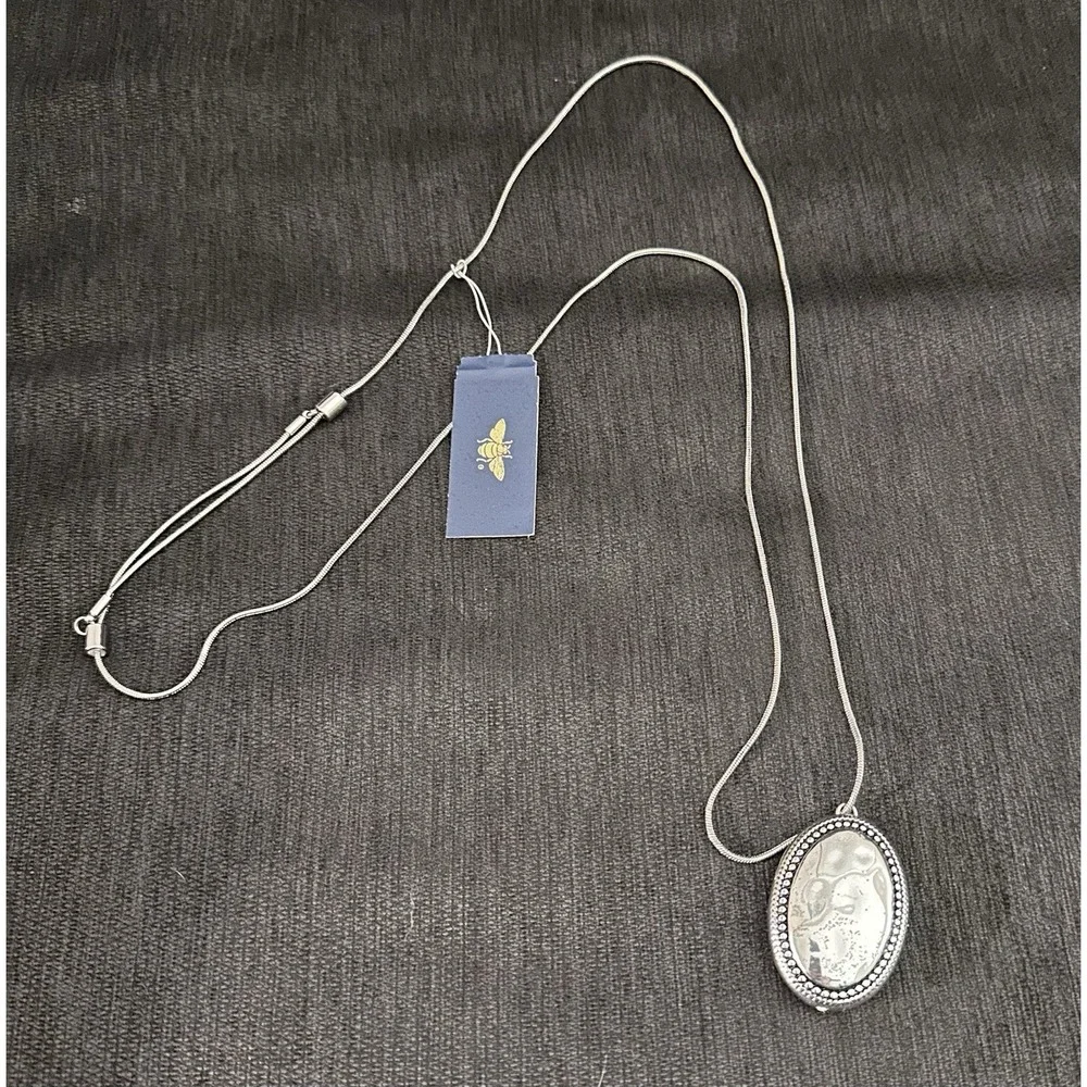 Locket necklace! NWT